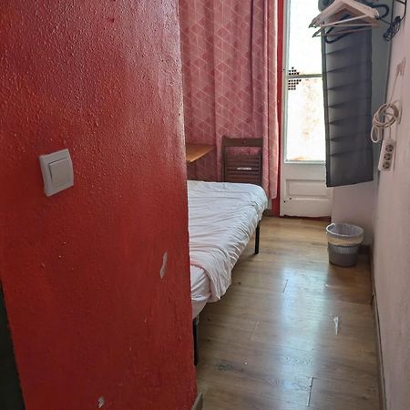 Pension Casa De Barca Барселона Екстериор снимка