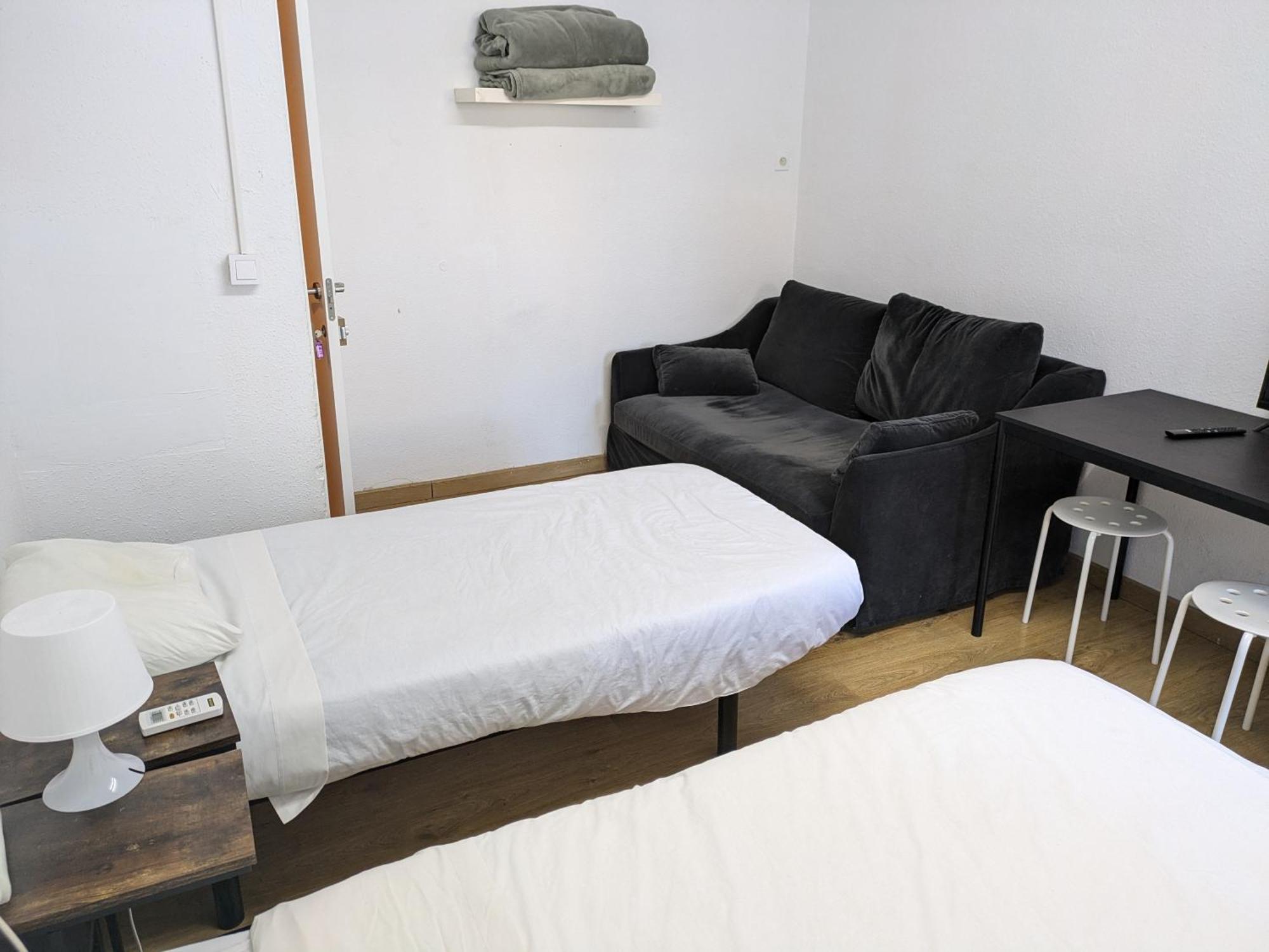 Pension Casa De Barca Барселона Екстериор снимка