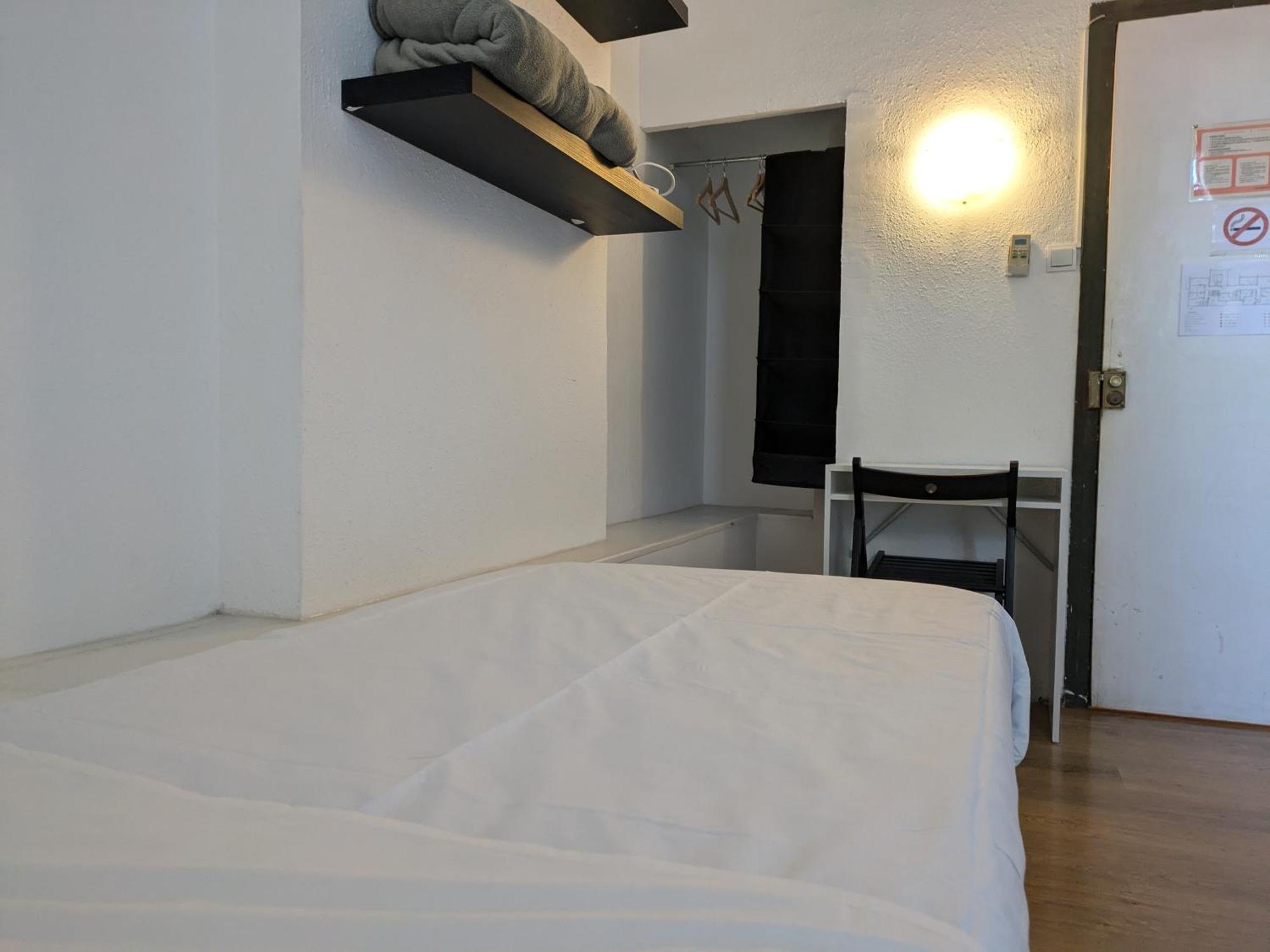Pension Casa De Barca Барселона Екстериор снимка