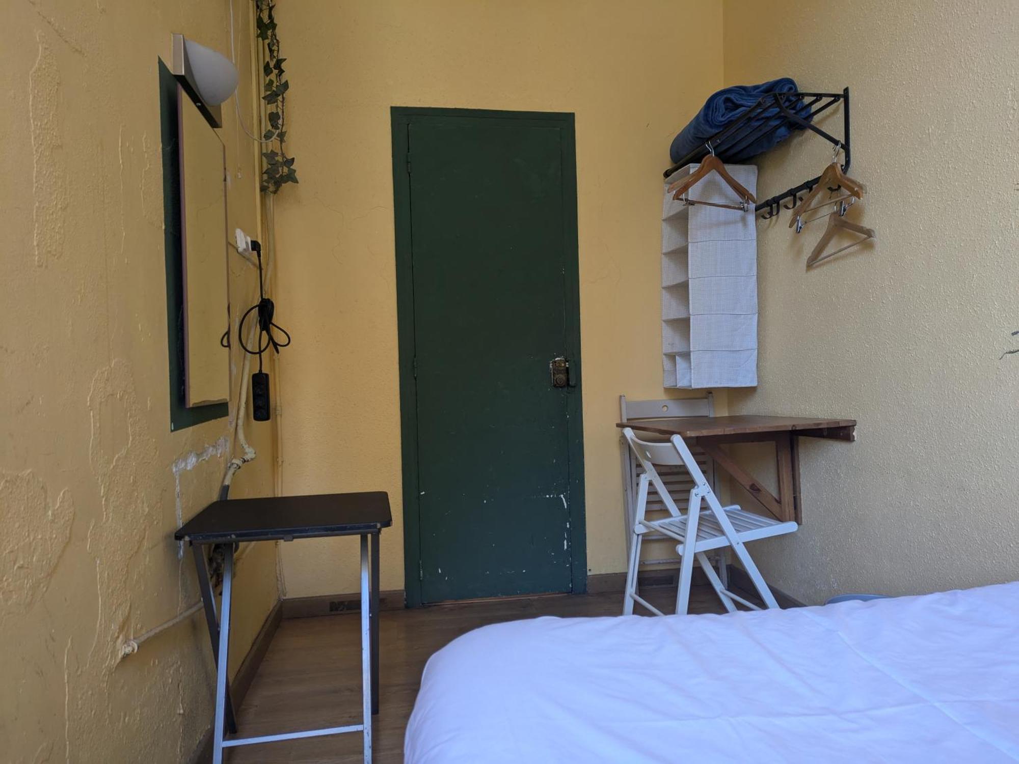Pension Casa De Barca Барселона Екстериор снимка