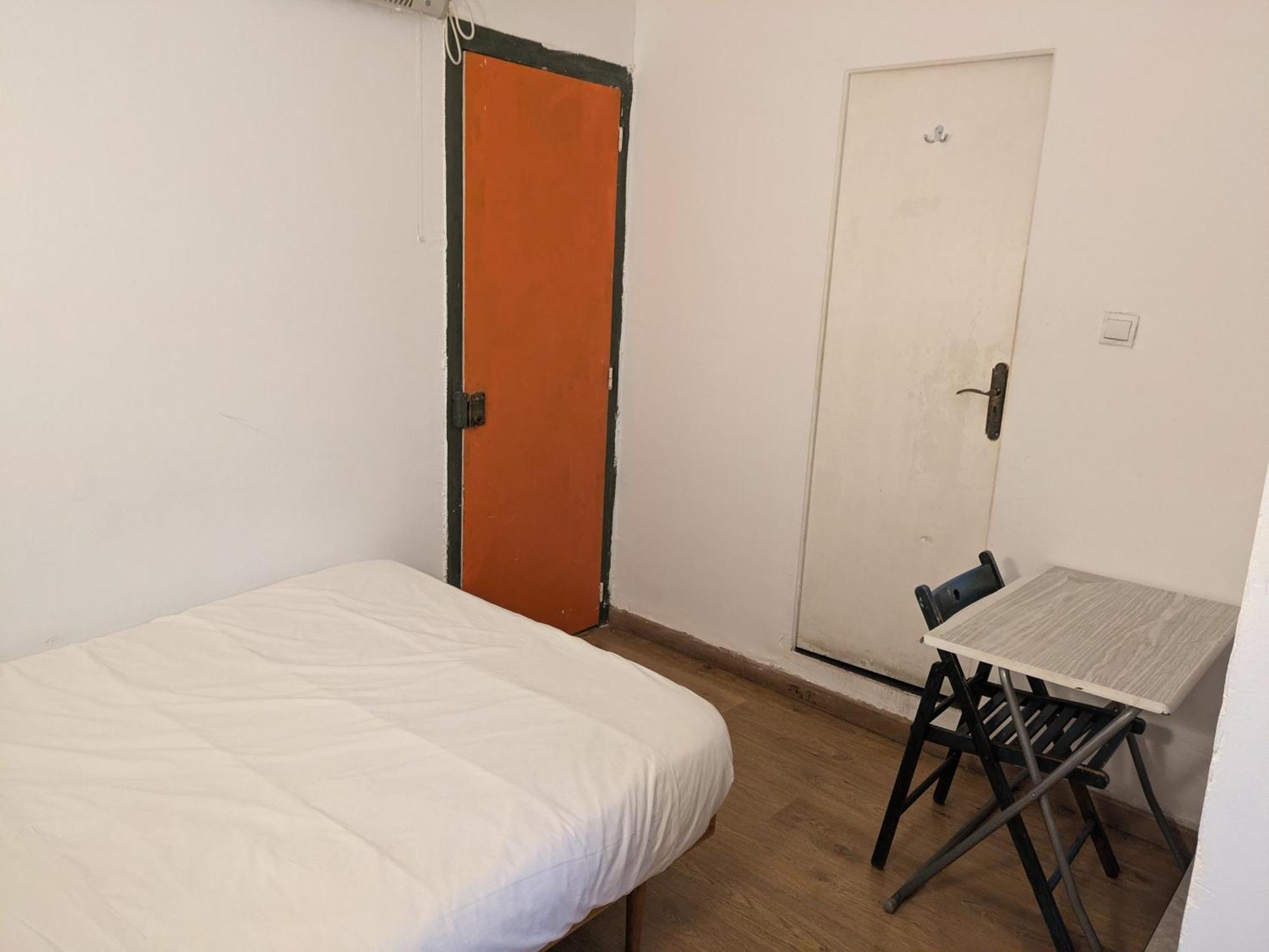 Pension Casa De Barca Барселона Екстериор снимка