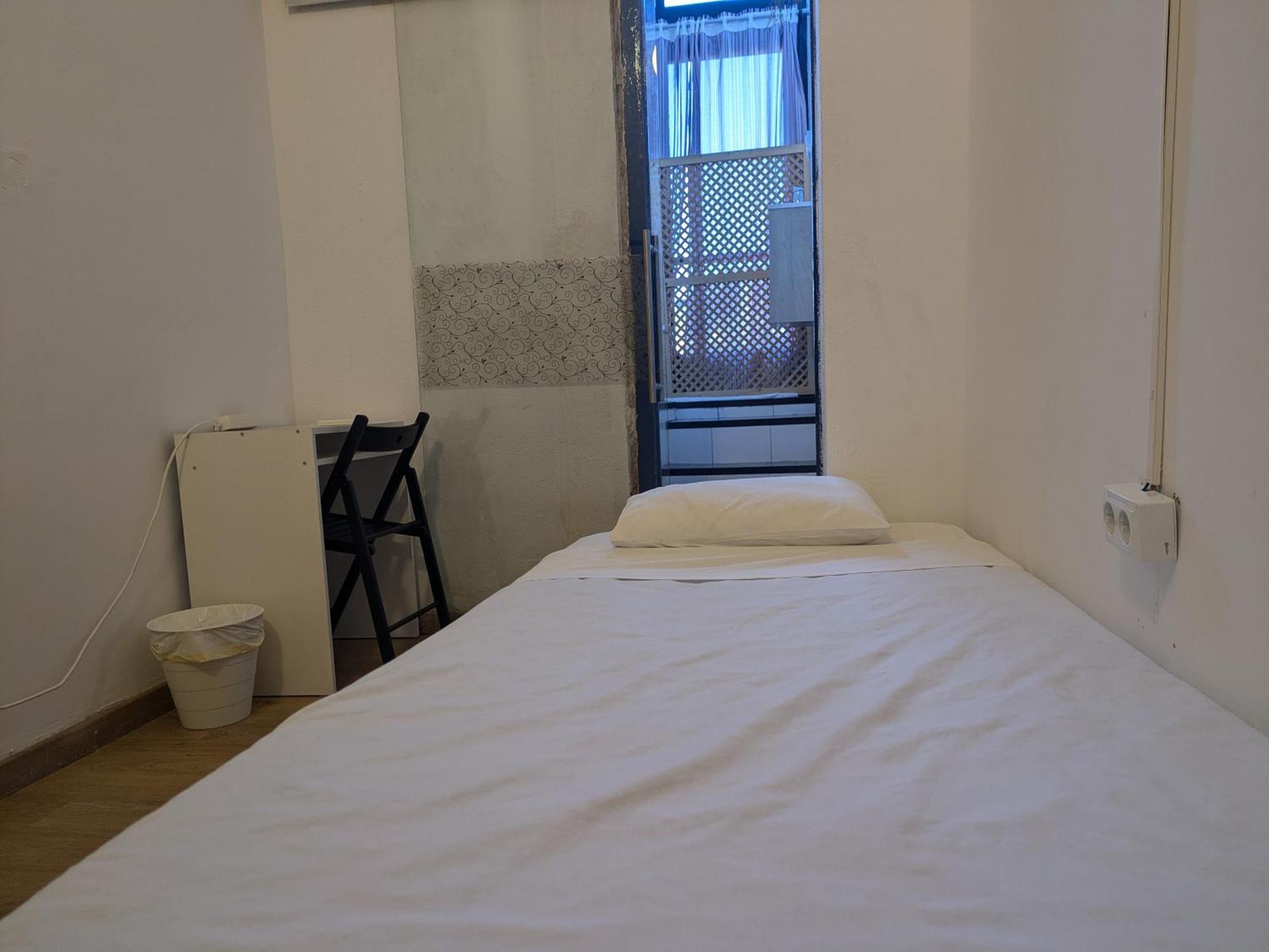 Pension Casa De Barca Барселона Екстериор снимка