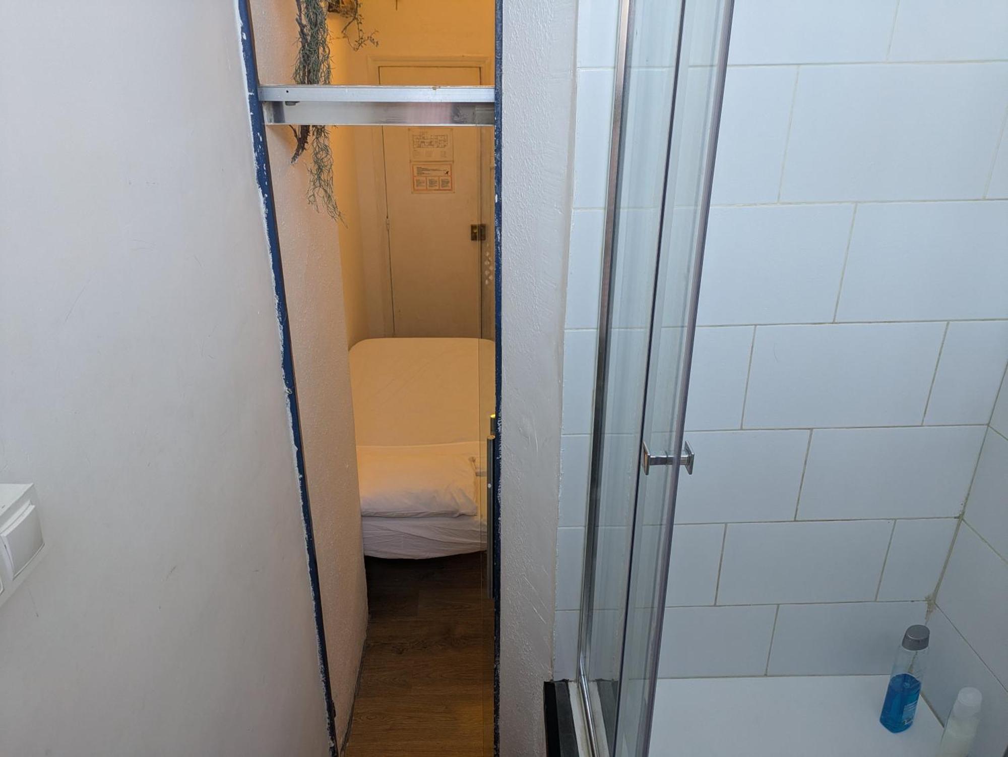Pension Casa De Barca Барселона Екстериор снимка
