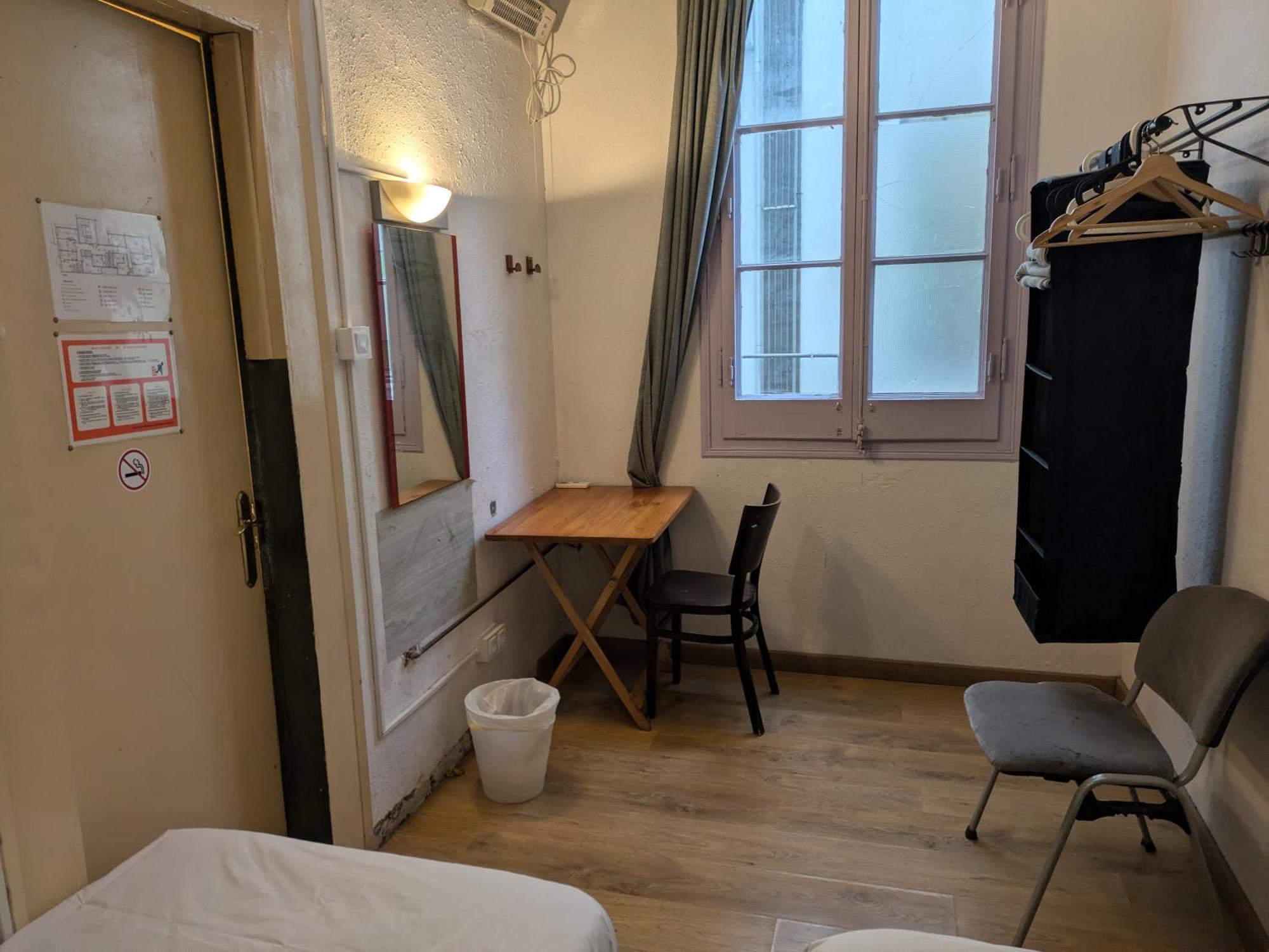 Pension Casa De Barca Барселона Екстериор снимка